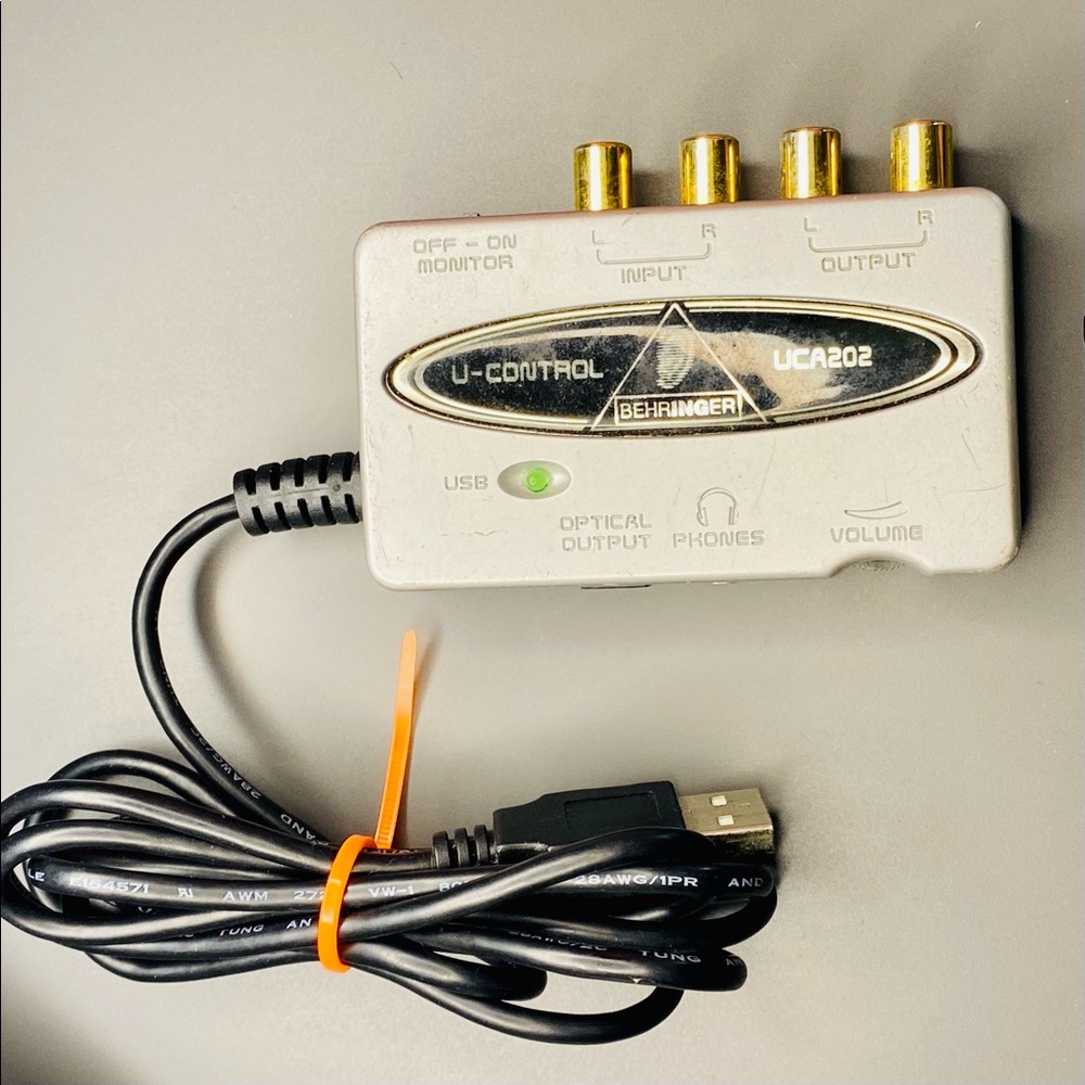 Behringer UCA200 U-Control USB Audio Interface